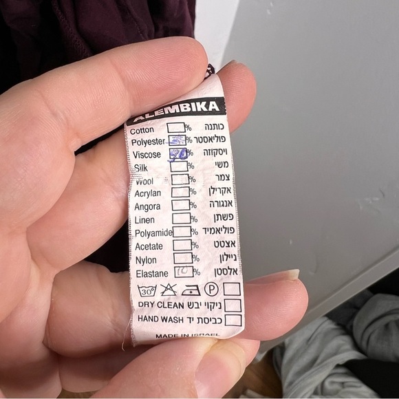 ALEMBIKA Urban Options Top in Burgundy - Picture 3 of 4